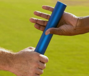 开云体育在线-哈斯绝杀红牛二队引爆赛道，汉密尔顿状态火热剑指总冠军