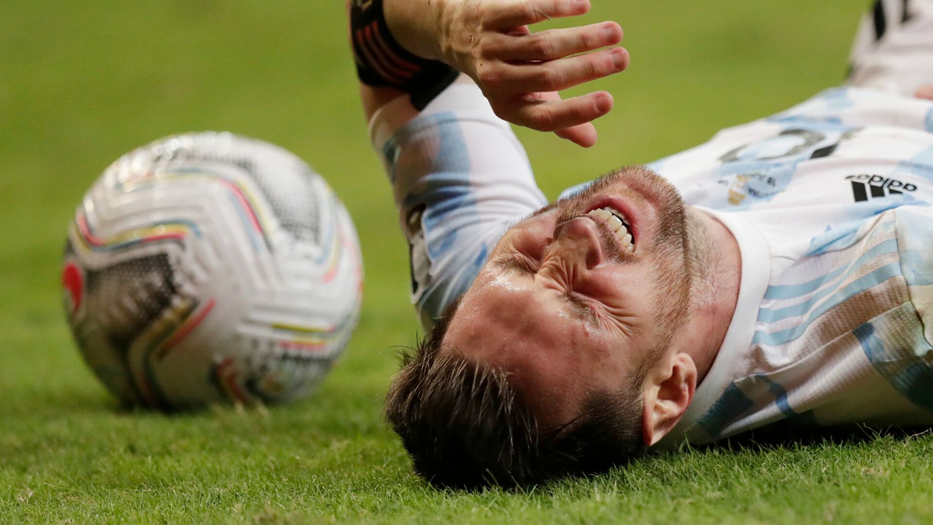 阿根廷队主教练因伤病调整战术布局