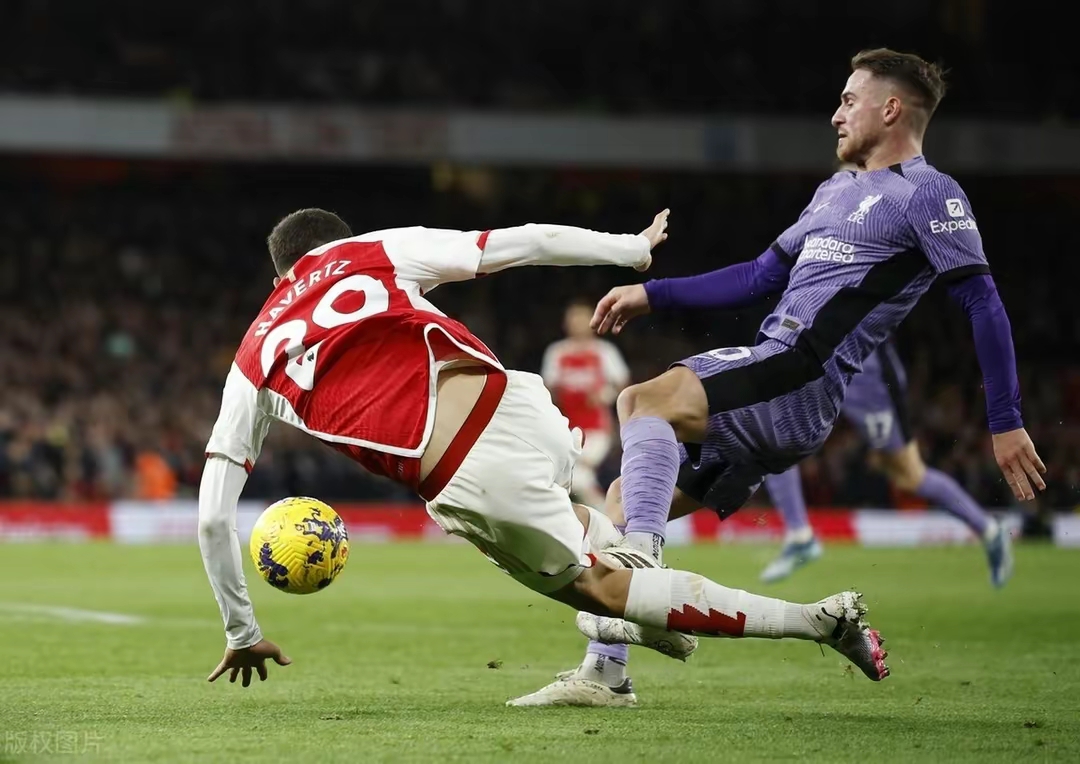 巴萨逆转阿森纳,德布劳内带队取胜 巴萨逆转阿森纳,德布劳内带队取胜