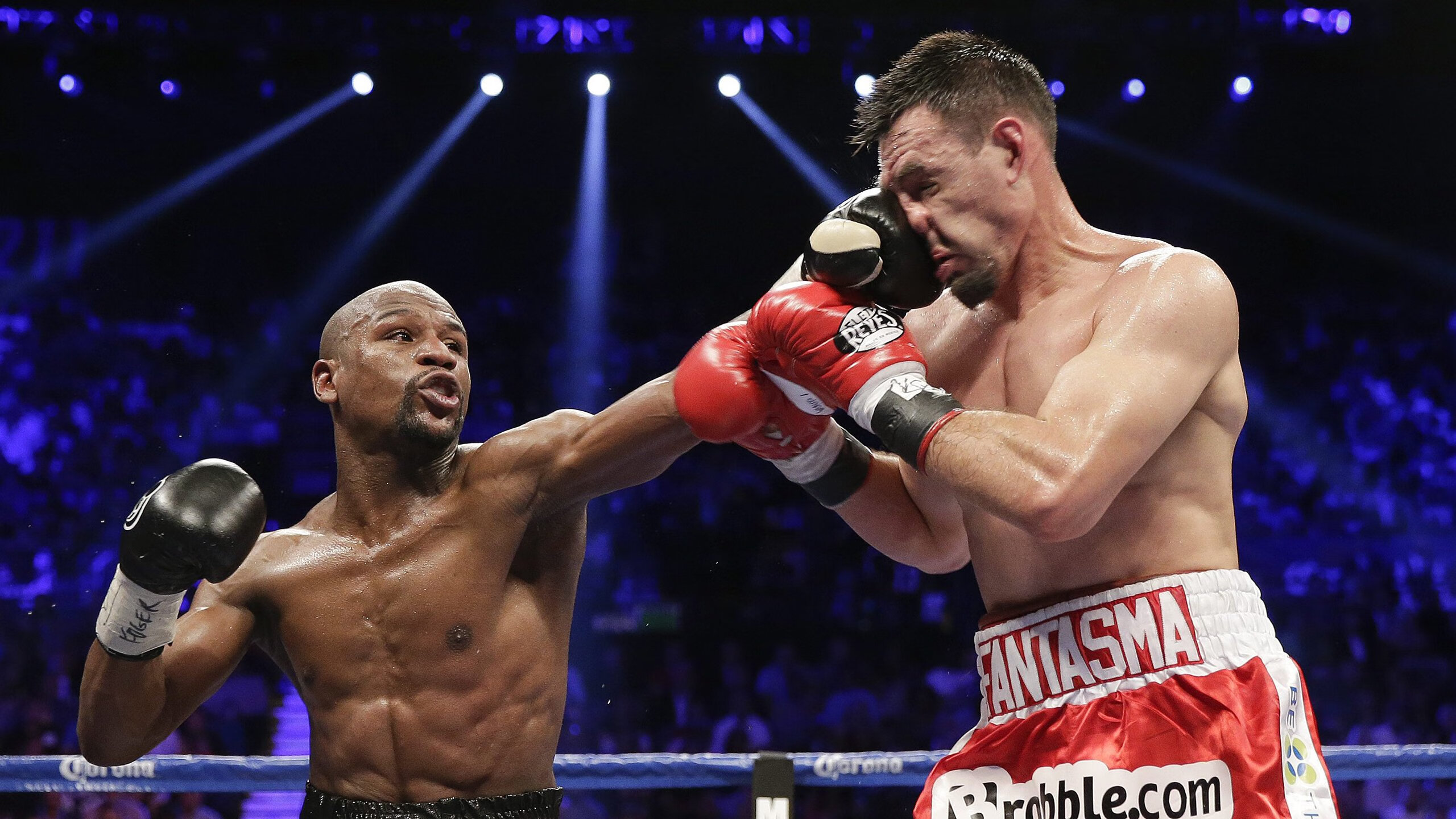 绿茵场上的独行侠,欧冠淘汰赛焦点战中的新疆精神启示